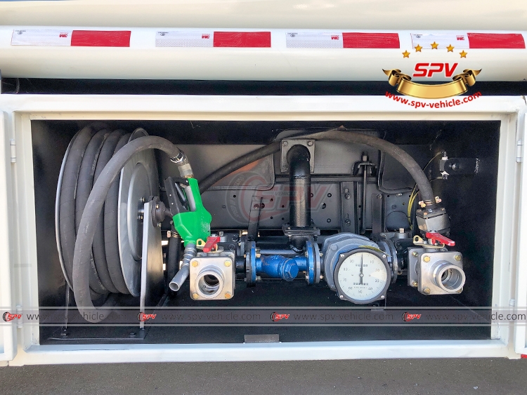 5,000 Litres Petroleum Tank Truck Sinotruk - Discharge Box 5,000 Litres Petroleum Tank Truck Sinotruk - Discharge Box